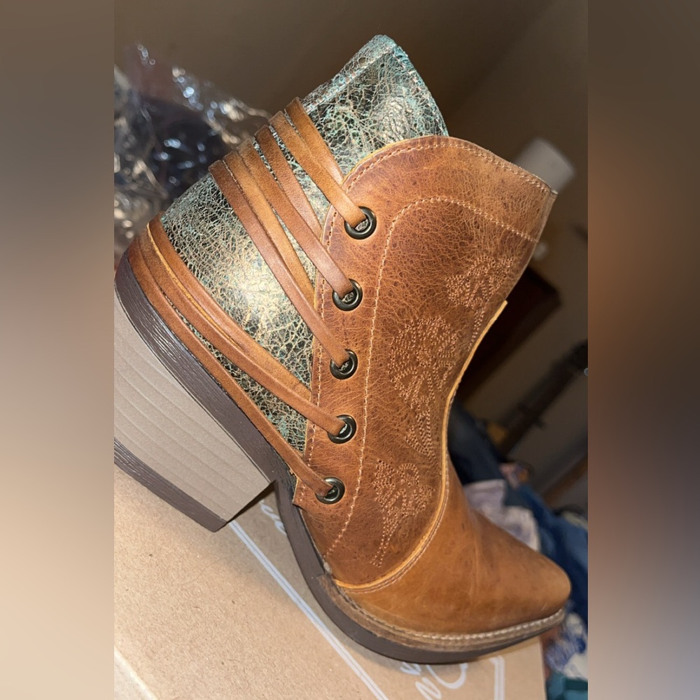 Beautiful Sbicca Ankle Boots